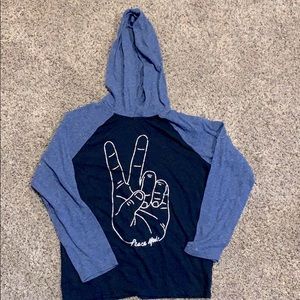 Boys Old Navy long sleeve T-shirt